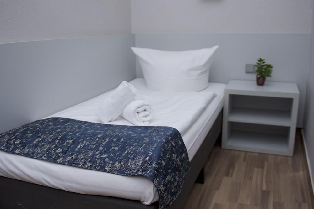 Colour Hotel Frankfurt am Main Bagian luar foto